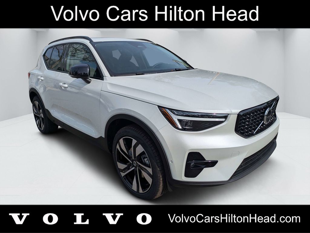 2026 Volvo XC40 B5 Ultra Dark AWD's photo