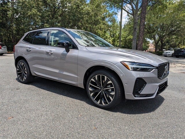 2026 Volvo XC60 photo 2