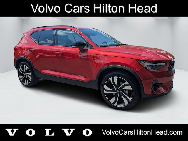 2025 Volvo XC40 B5 Plus Dark Theme SUV