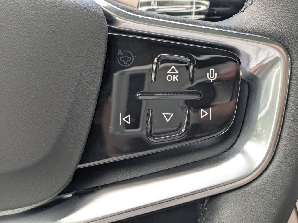 2025 Volvo EX90 Plus - Photo 28