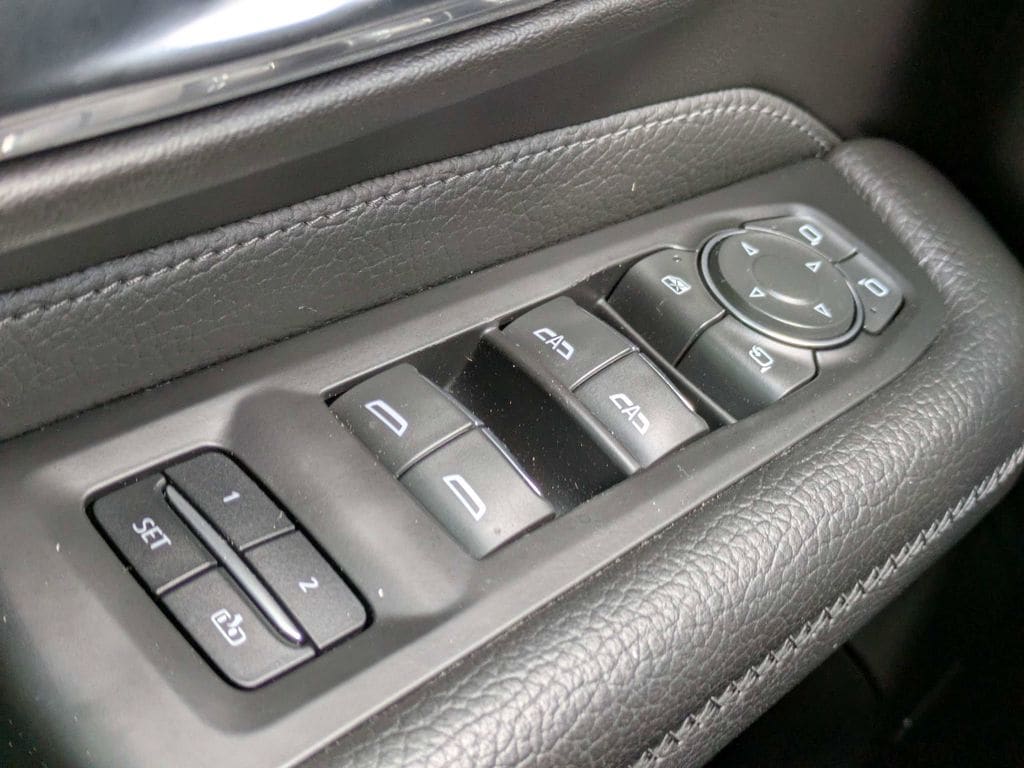 2021 GMC Yukon Denali - Photo 25