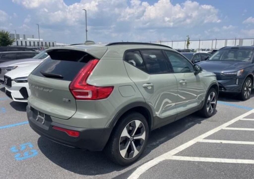 Used 2025 Volvo XC40 B5 Plus Dark Theme SUV