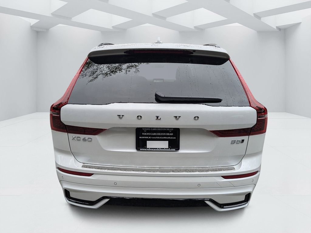 New 2026 Volvo XC60 B5 Core SUV