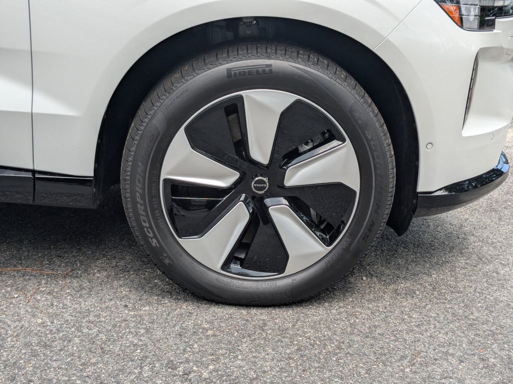 2025 Volvo EX90 Plus - Photo 11