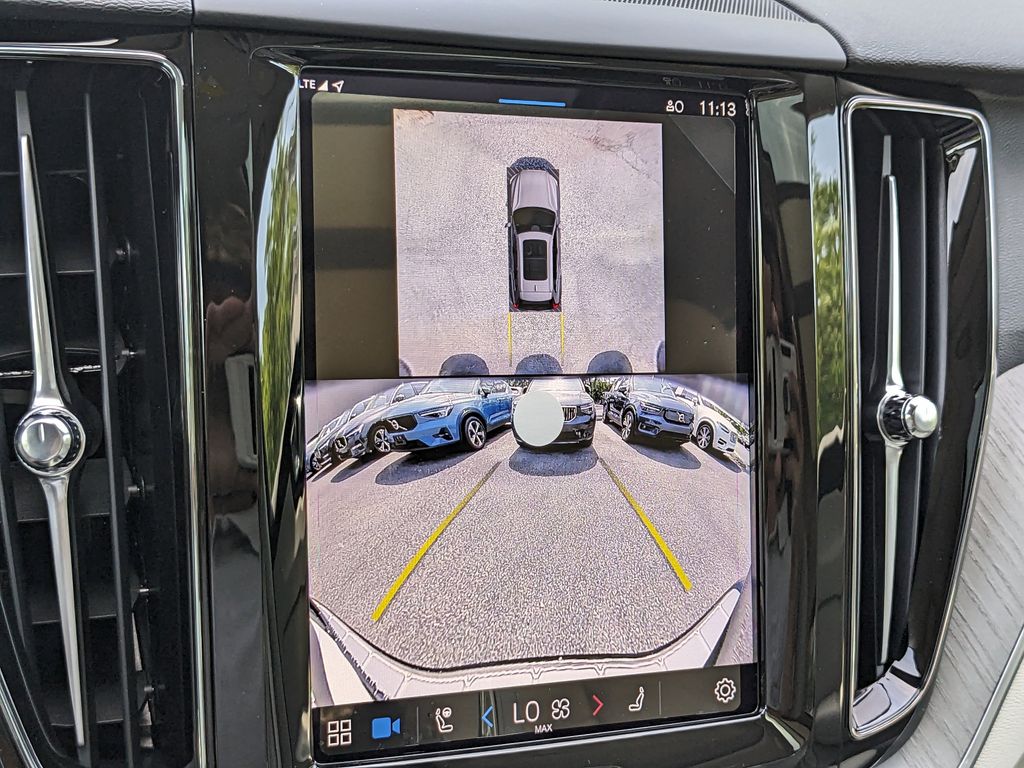 2025 Volvo XC60 Plus - Photo 23