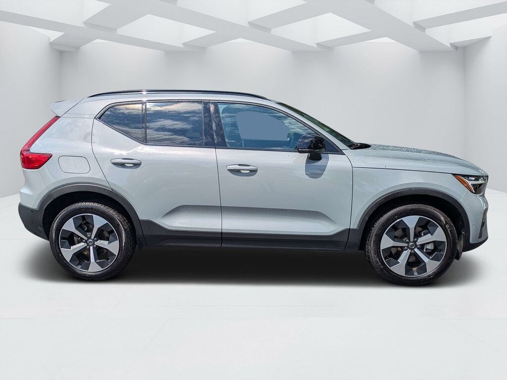 Certified 2026 Volvo XC40 B5 Plus SUV