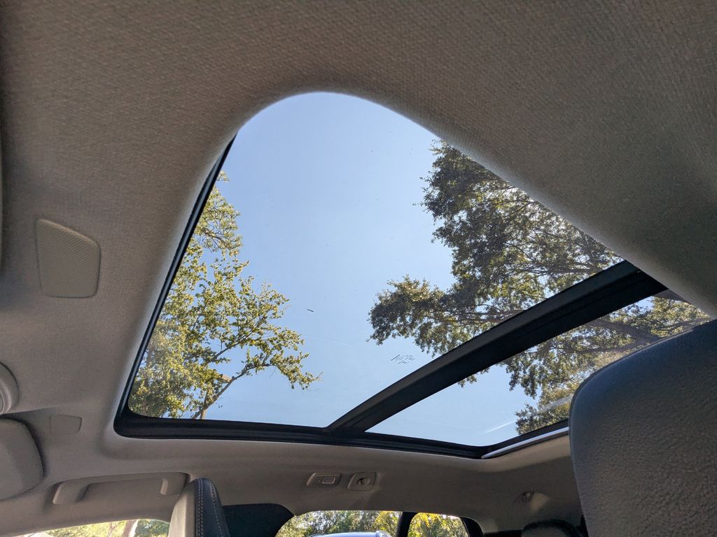 2026 Volvo XC40 Plus - Photo 21