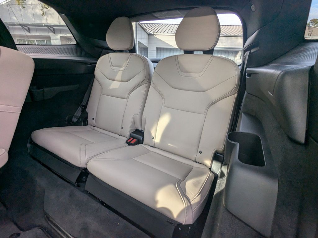 2025 Volvo EX90 Ultra - Photo 14