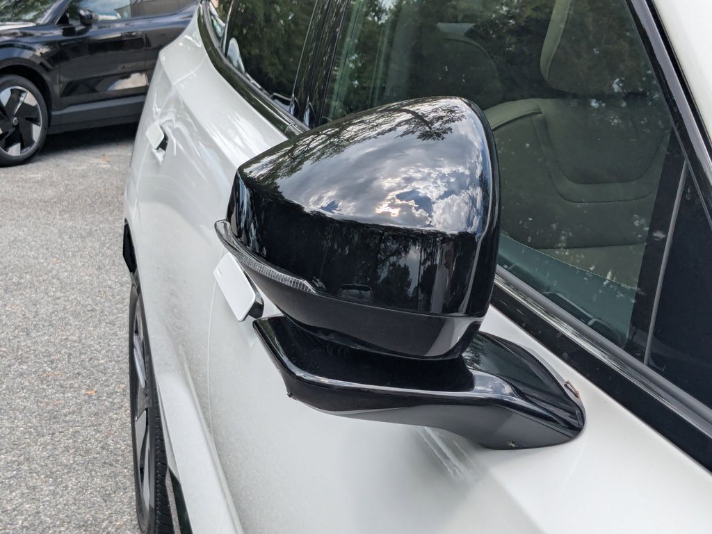 2025 Volvo EX90 Plus - Photo 10