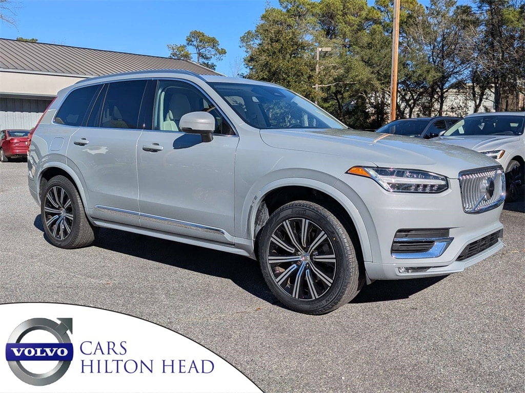 2024 Volvo XC90 Core's photo
