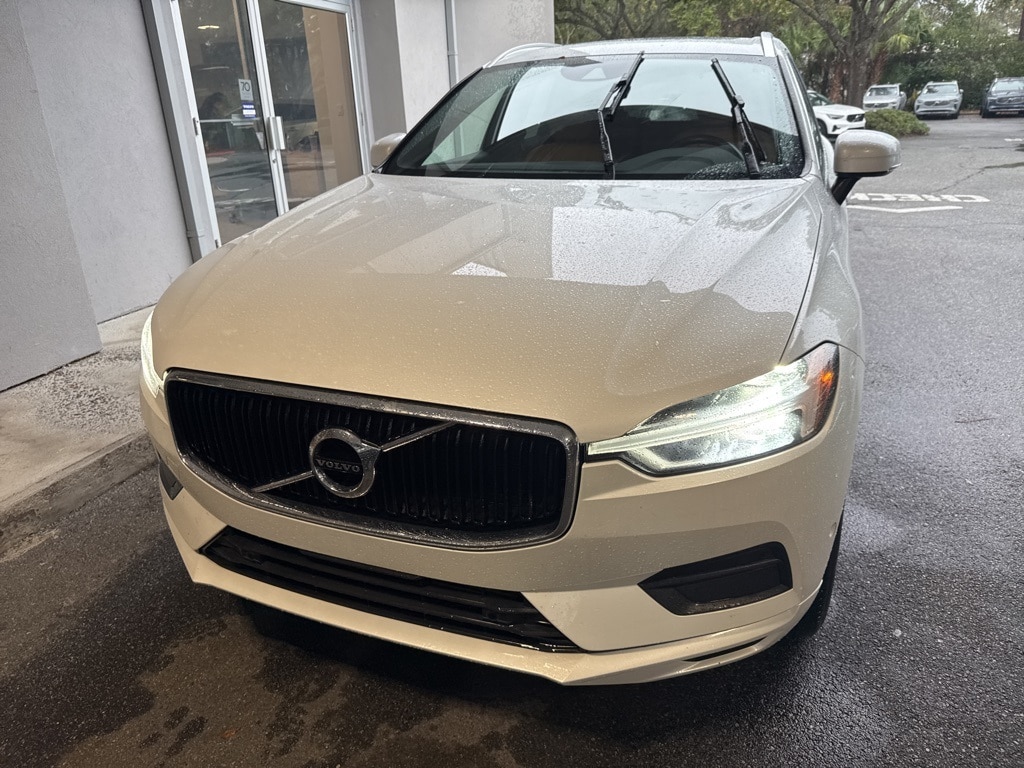 2019 Volvo XC60 Momentum's photo