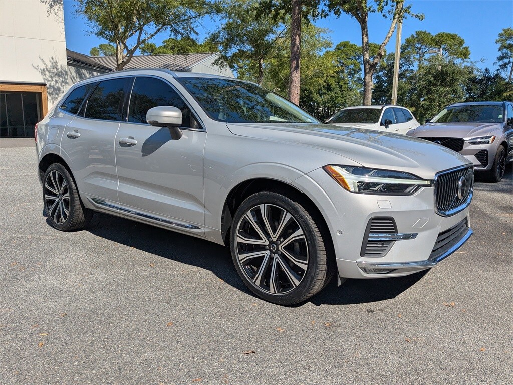 2023 Volvo XC60 B5 Ultimate photo 2