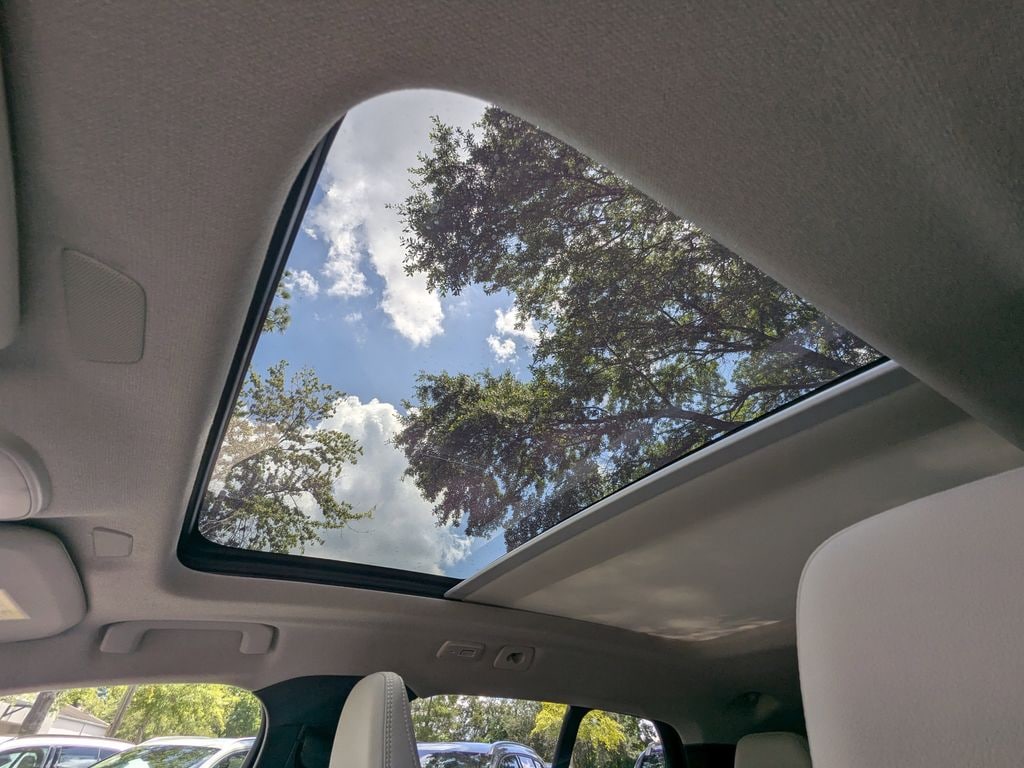 2026 Volvo XC40 Plus - Photo 21