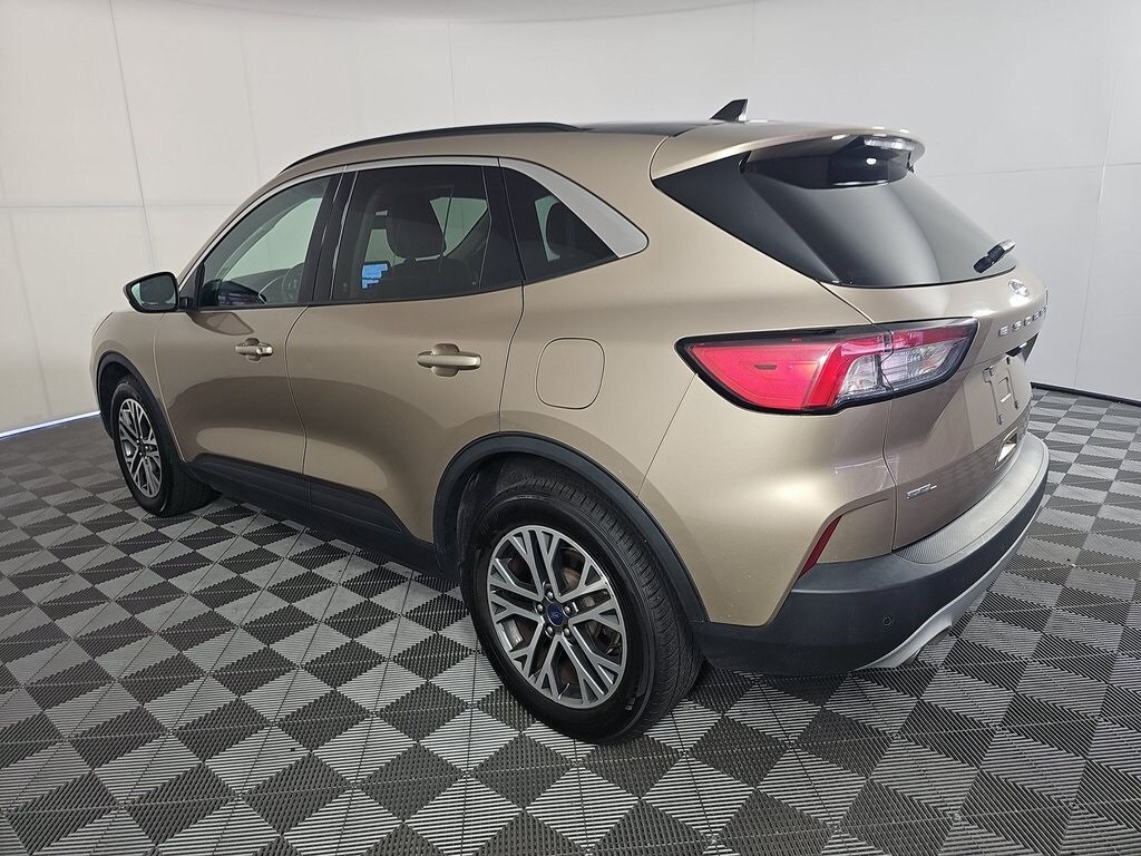 2021 Ford Escape SEL photo 2