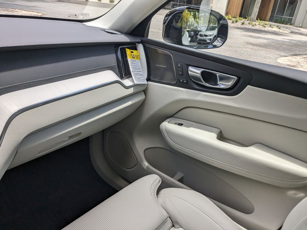 2026 Volvo XC60 Ultra - Photo 17