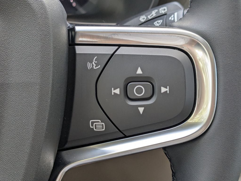 2026 Volvo XC40 Plus - Photo 28