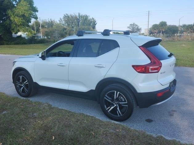 2024 Volvo XC40 Core photo 3