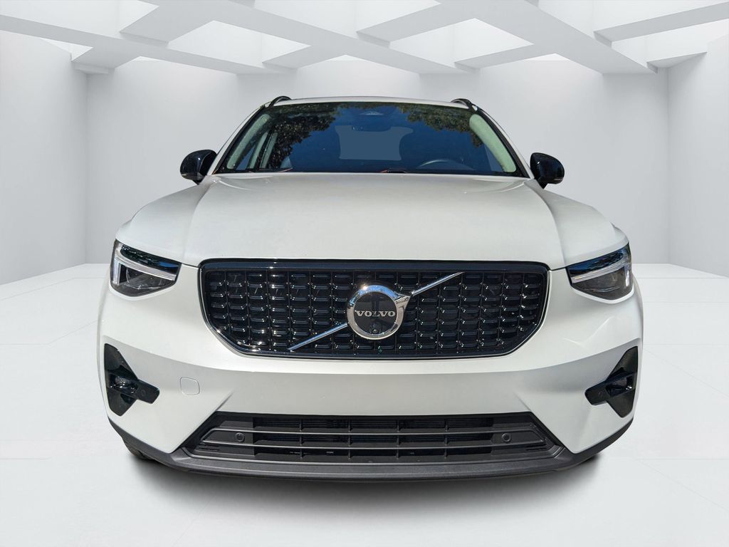 2026 Volvo XC40 Plus - Photo 8