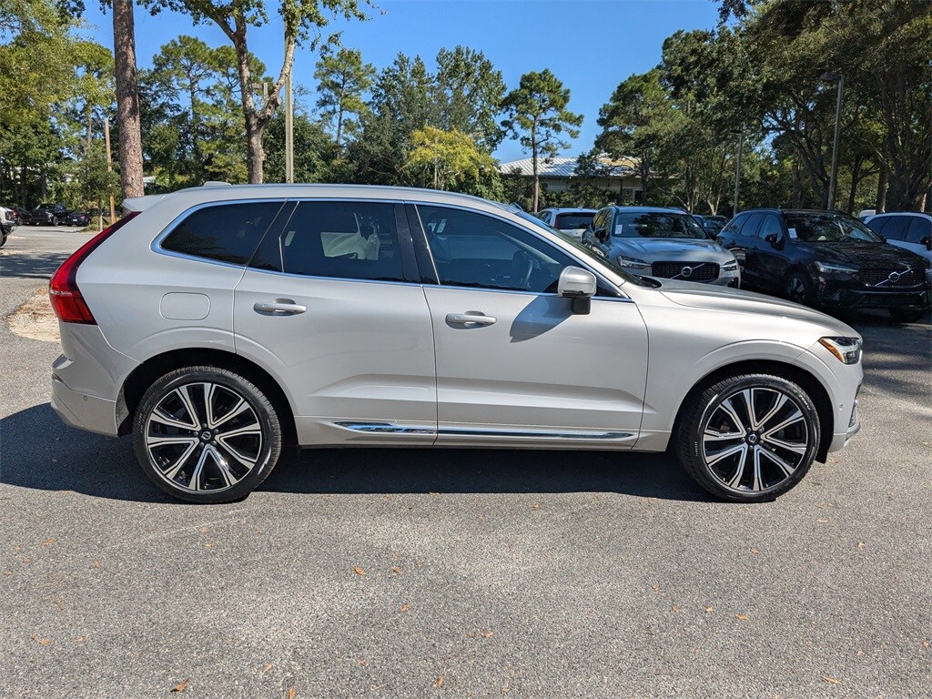 2023 Volvo XC60 B5 Ultimate photo 3