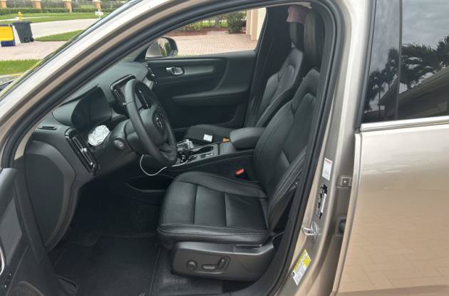 Used 2024 Volvo XC40 B5 Core SUV