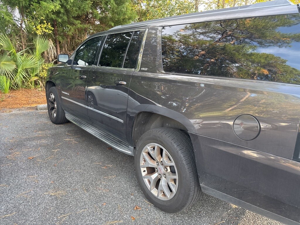 2017 Gmc Yukon XL SLT photo 4