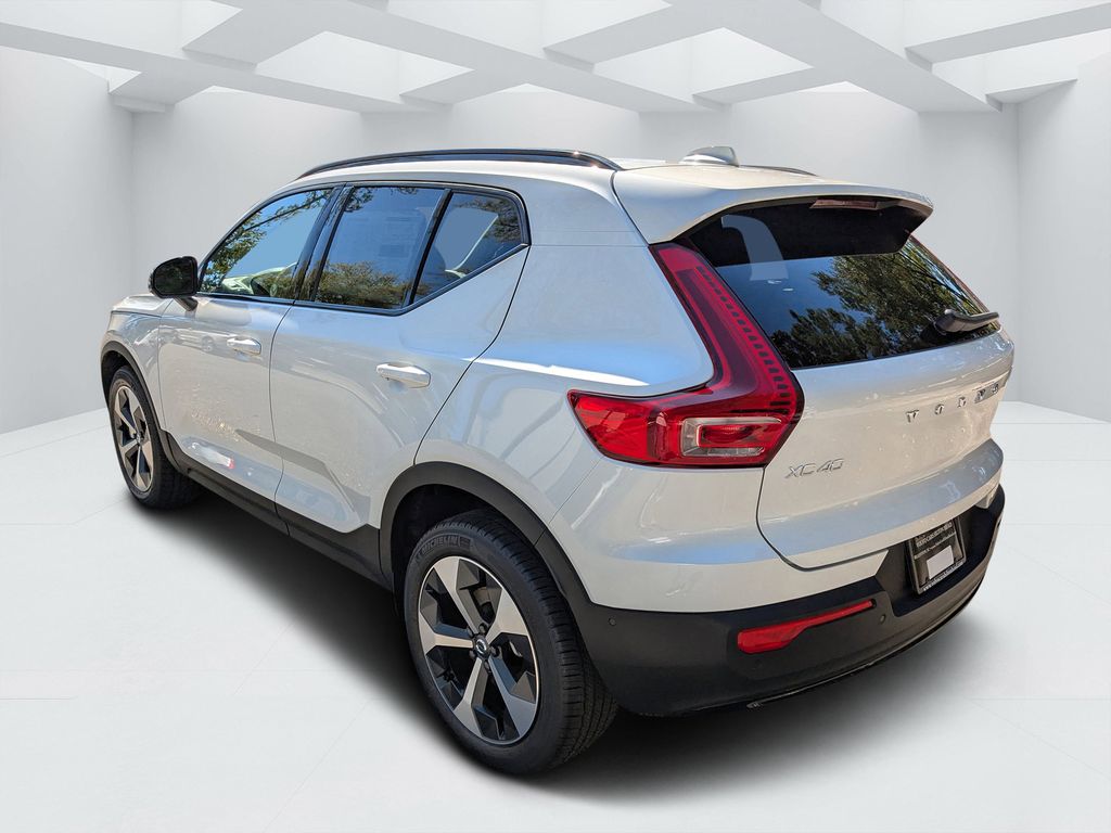 2026 Volvo XC40 Plus - Photo 5
