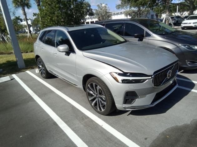 2023 Volvo XC60 Ultimate's photo