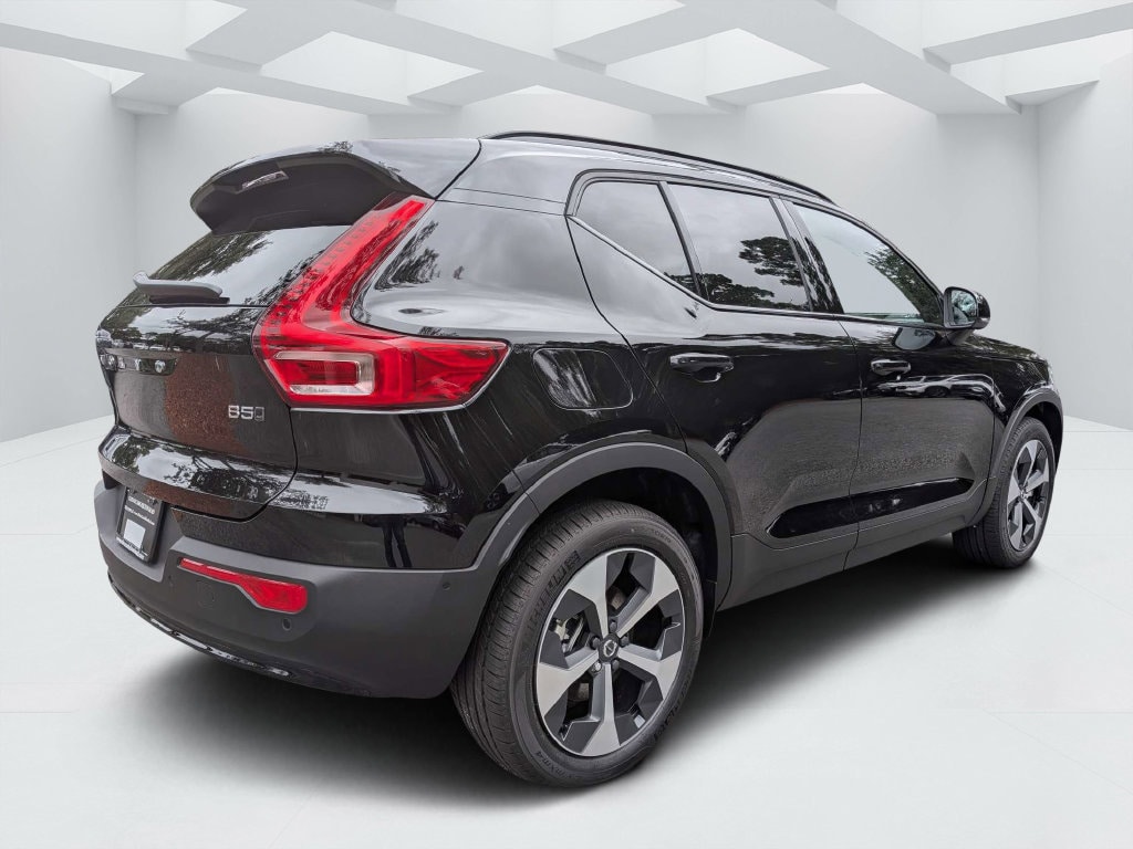 New 2026 Volvo XC40 B5 Plus SUV