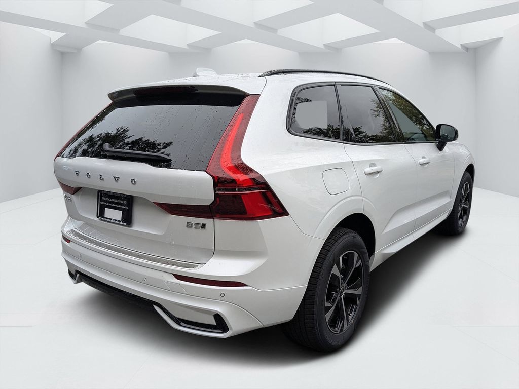 New 2026 Volvo XC60 B5 Core SUV