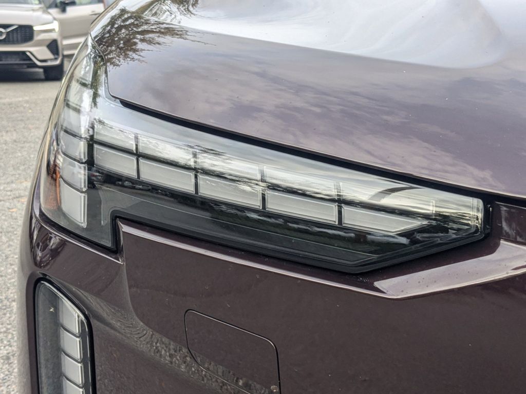 2025 Volvo EX90 Ultra - Photo 9