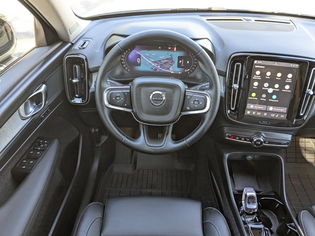 2026 Volvo XC40 Plus - Photo 16