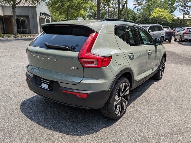 2025 Volvo XC40 Plus photo 4