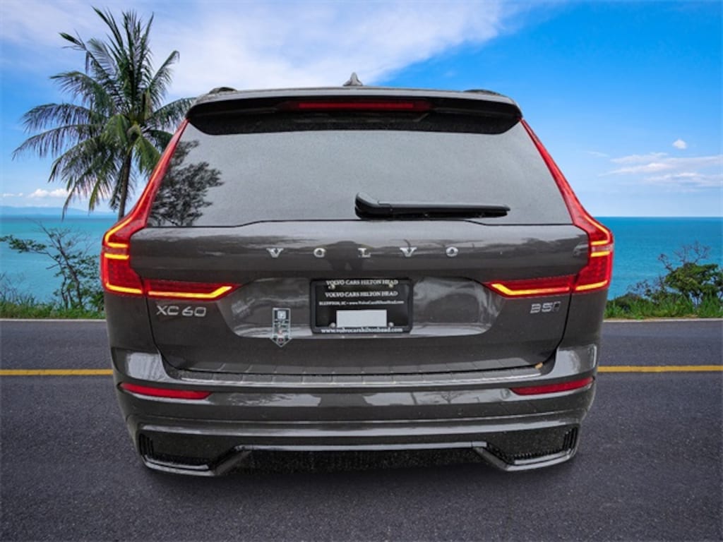 New 2025 Volvo XC60 B5 Plus SUV