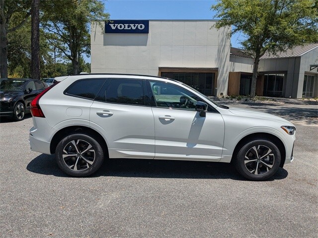 2026 Volvo XC60 B5 Core photo 3