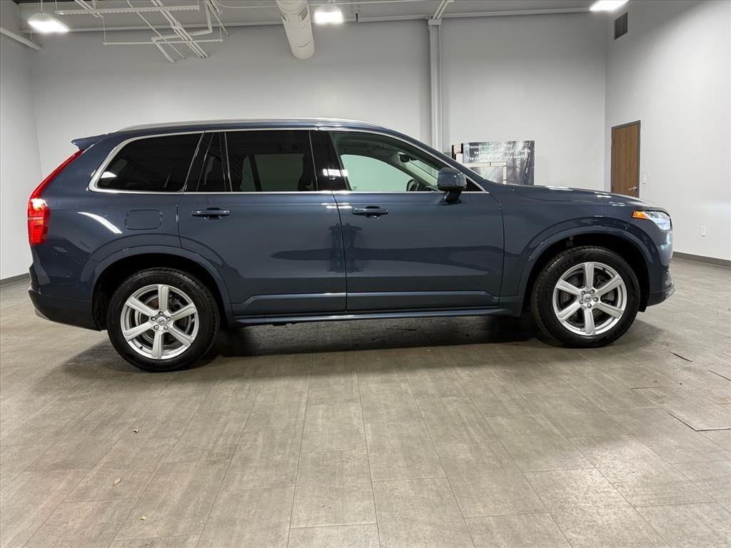 Used 2022 Volvo XC90 T5 Momentum SUV