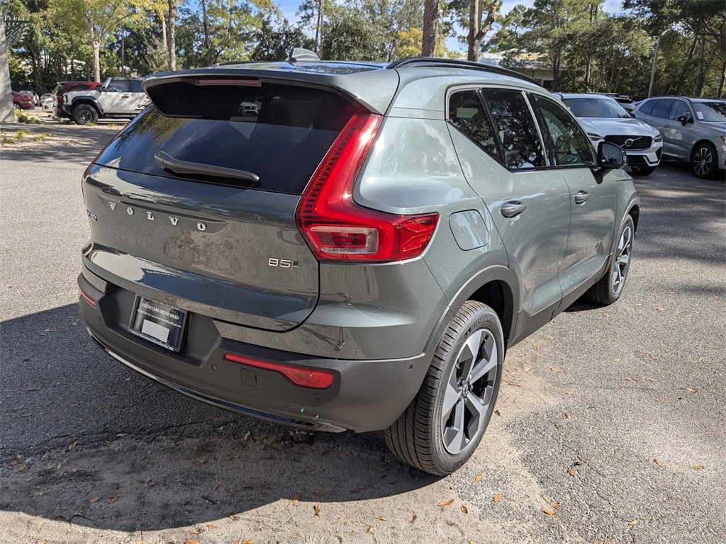 New 2026 Volvo XC40 B5 Plus SUV