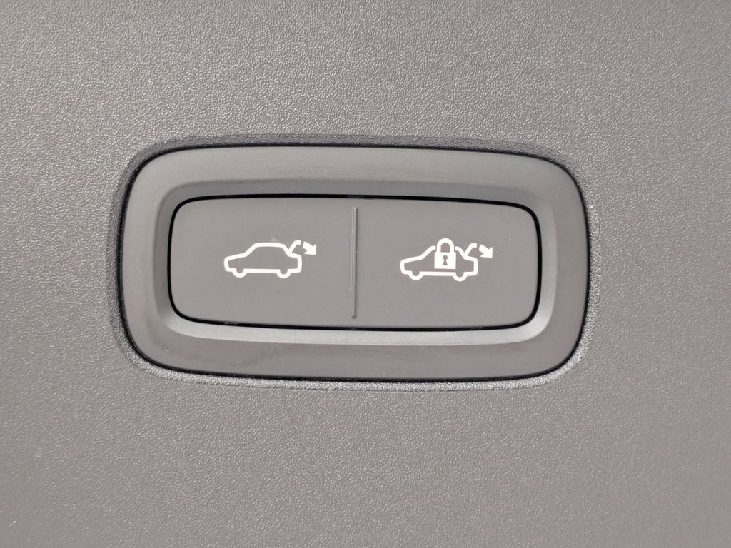 2025 Volvo EX90 Plus - Photo 13