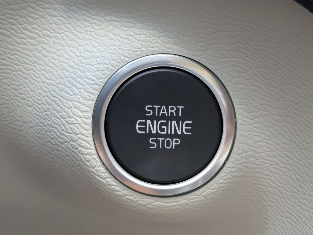2026 Volvo XC40 Plus - Photo 30