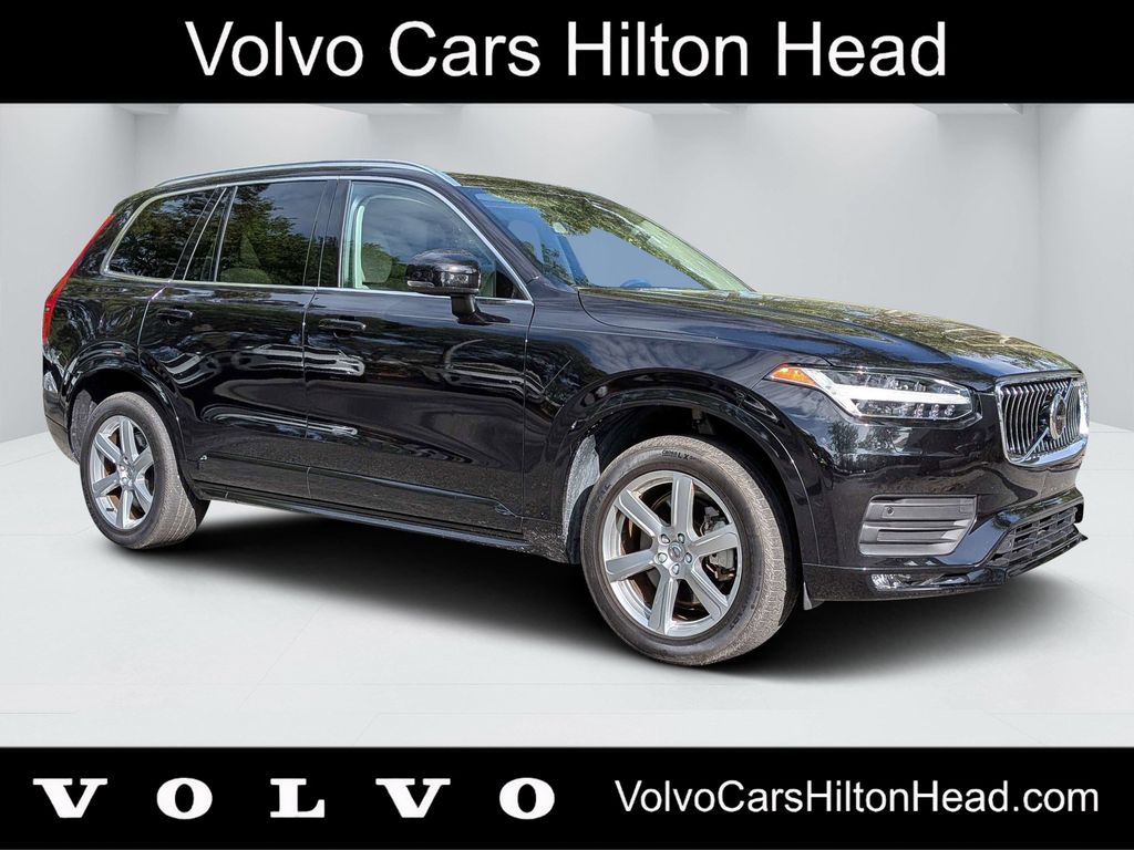 2023 Volvo XC90 B5 Core 4WD's photo