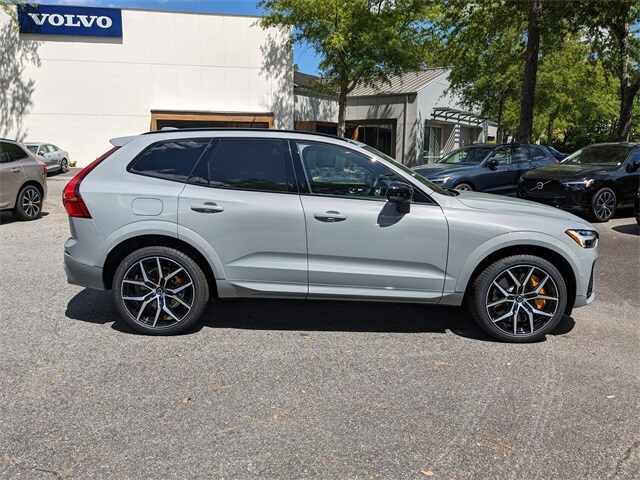 2025 Volvo XC60 Hybrid T8 Polestar photo 3
