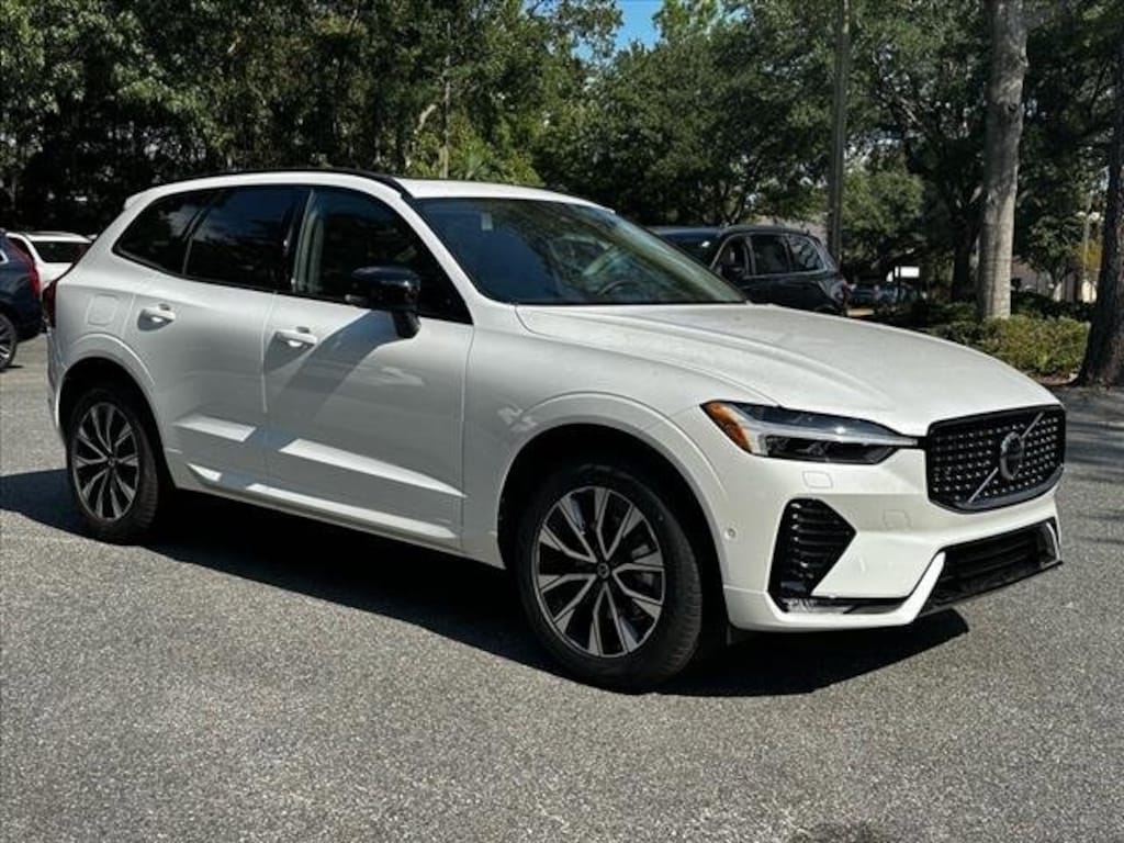 New 2025 Volvo XC60 B5 Plus SUV