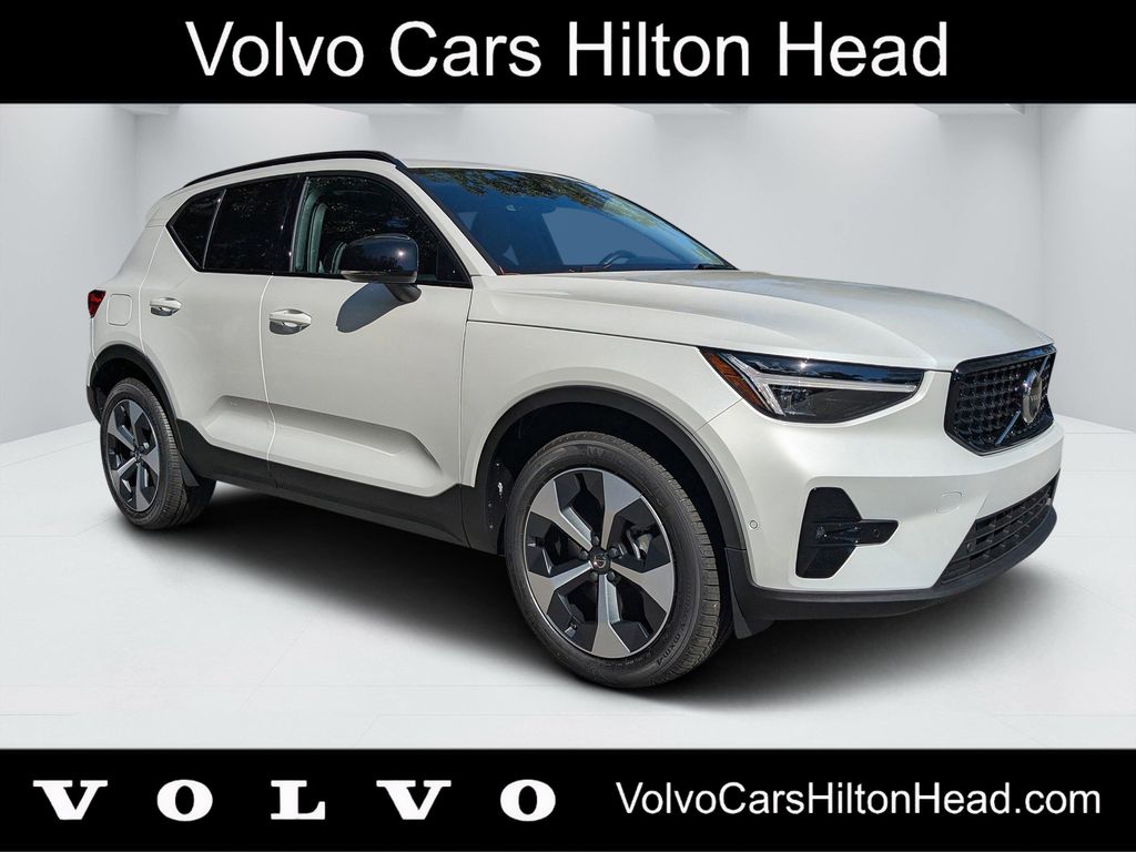 2026 Volvo XC40 Plus - Photo 1