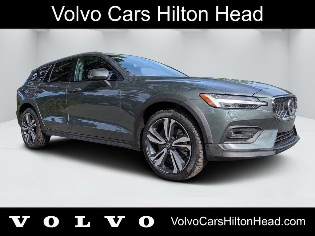 2026 Volvo V60 Cross Country B5 Plus AWD's photo