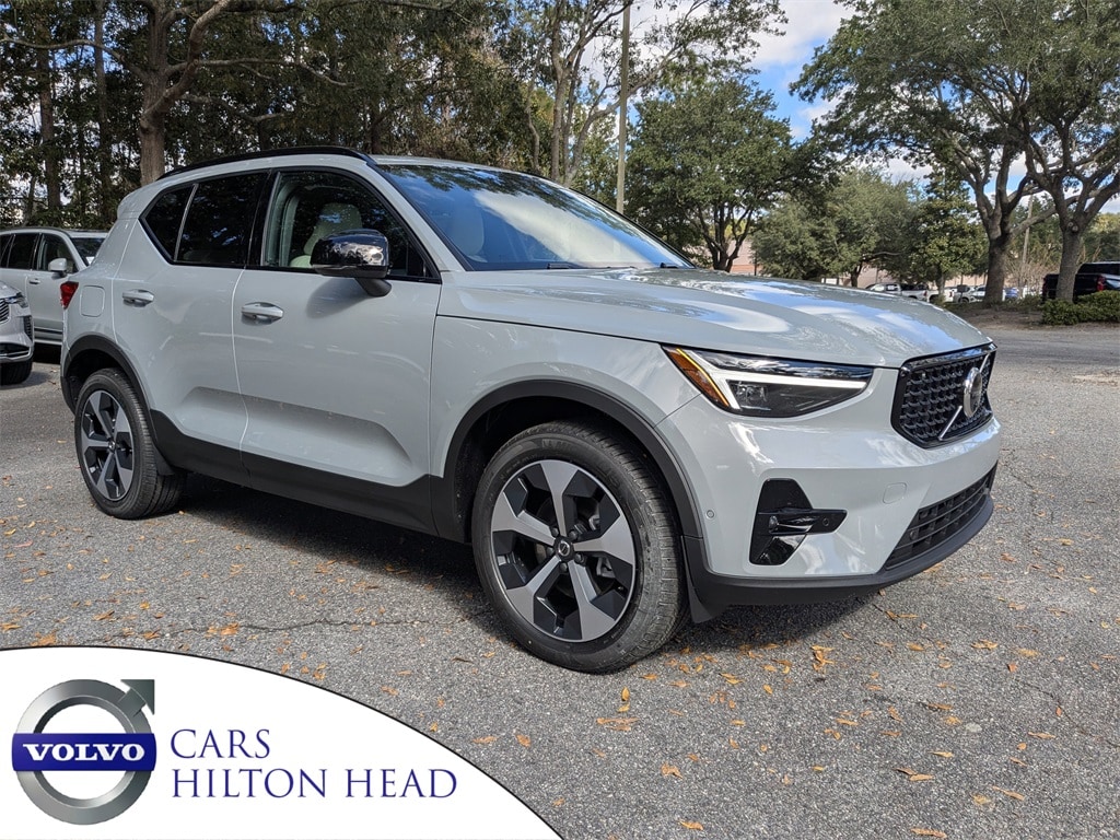 New 2026 Volvo XC40 B5 Plus SUV