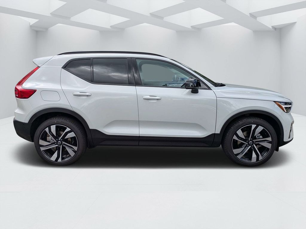 New 2026 Volvo XC40 B5 Plus SUV