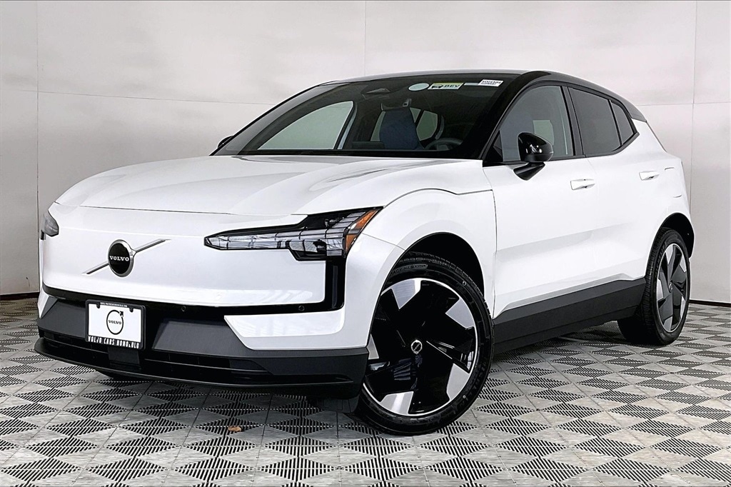 2026 Volvo EX30 Plus's photo