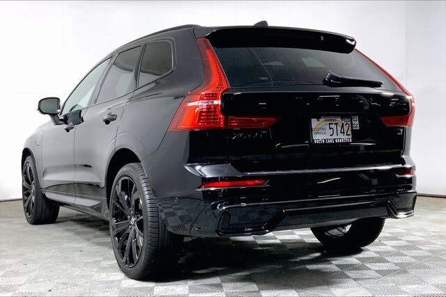 2024 Volvo XC60 Recharge Hybrid Ultimate photo 3