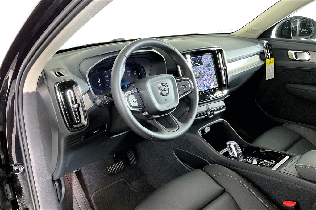 Used 2025 Volvo XC40 B5 Plus Dark Theme SUV