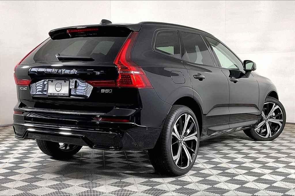 Used 2025 Volvo XC60 B5 Ultra SUV