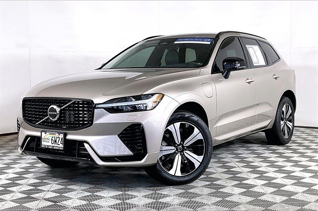 2025 Volvo XC60 Plug-In Hybrid T8 Core SUV